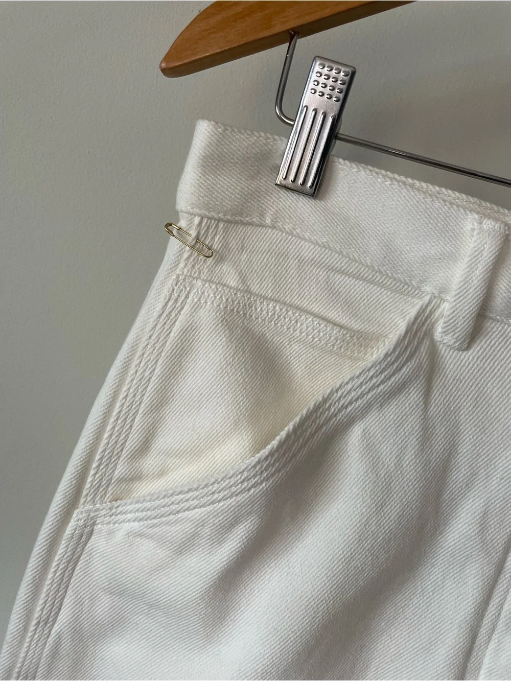 Wilfred High-Rise Straight-Leg Jeans in Off-White - Picture 5 of 11